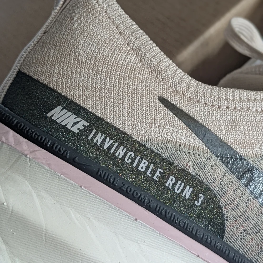 Nike ZOOMX Invincible Run FK, 9.5 Women's - Picture 9 of 9